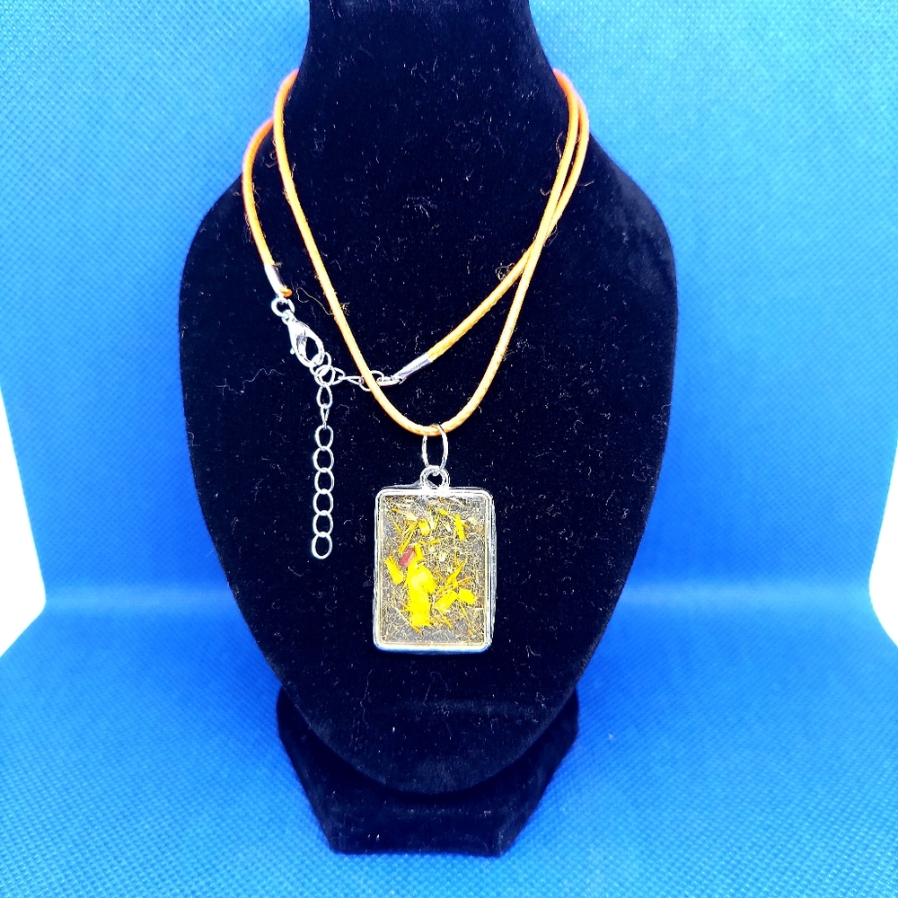 Rectangle Pendant with Dried Chrysanthemum
